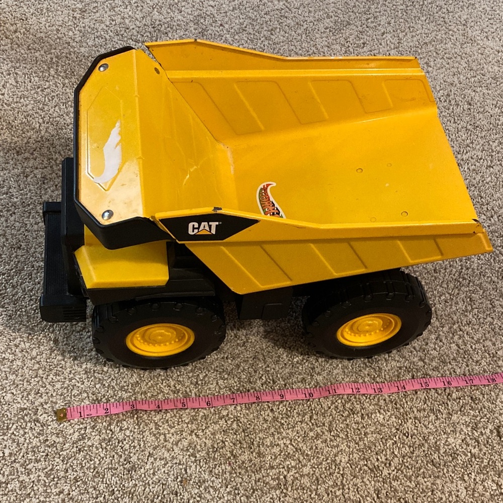 CAT Yellow Dump Truck Toy - Picture 4 of 4